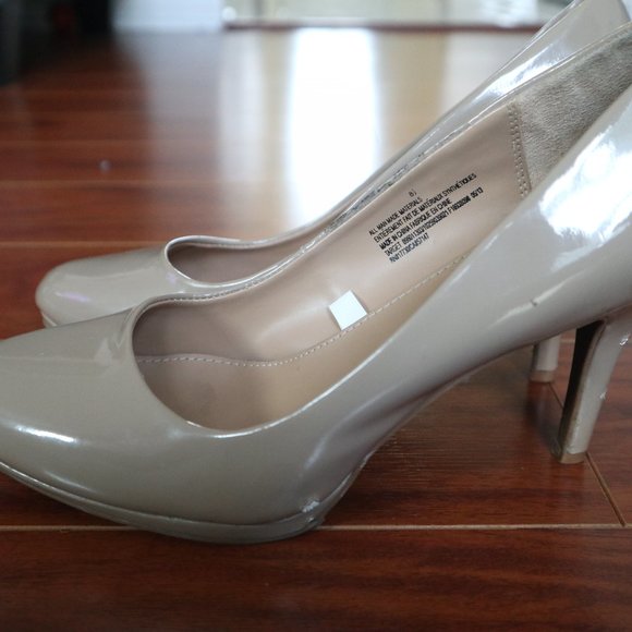 Merona Ladies Heels Beige - Picture 3 of 5